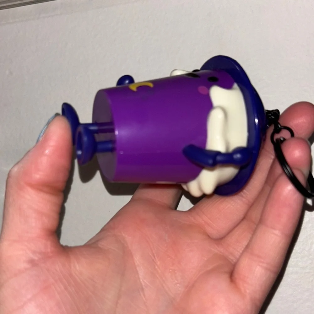 Purple Character Keychain - Picture 4 of 5
